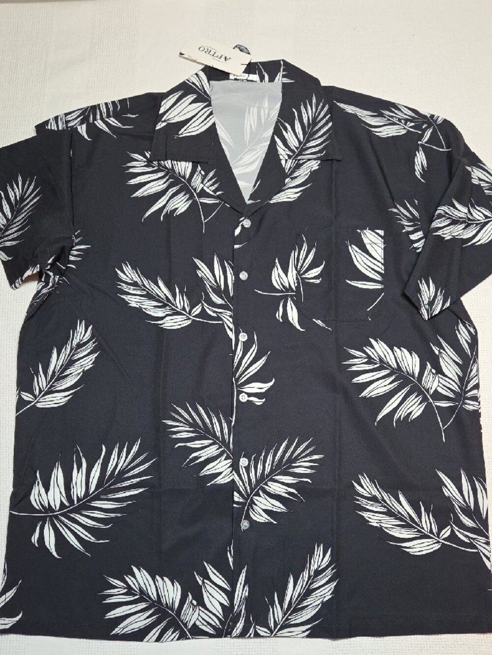 Black & White Hawaiian Shirt Mens XL Black Leaf-Print Men's Short-Sleeve Jacket